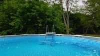 Vue de la piscine hors-sol.